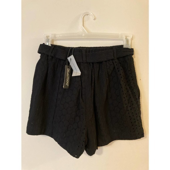 Blank NYC‎ black Eyelet shorts size M NWT elastic waist - Picture 3 of 6